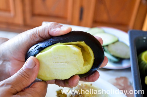 Remove the flesh of aubergines using a knife