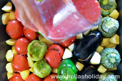 Add tomato juice to stuffed vegetables